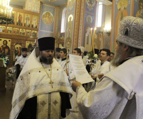 Рождественское поздравление Преосвященнейшего Феогноста епархиальным духовенством